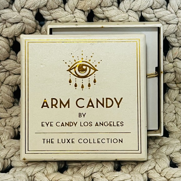 New Arm Candy Fatima Chain Link Bracelet in Gold - Picture 5 of 8